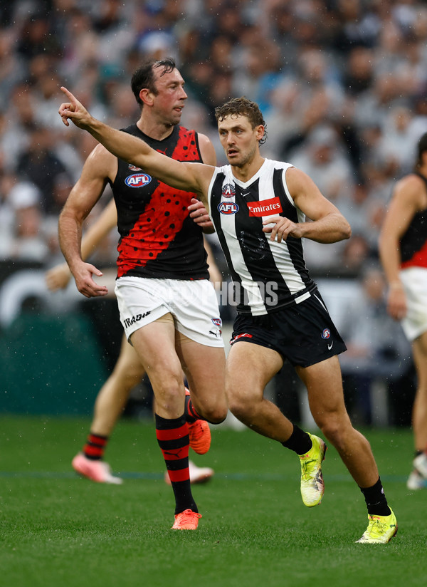 AFL 2025 Round 07 - Collingwood v Essendon - A-58943519