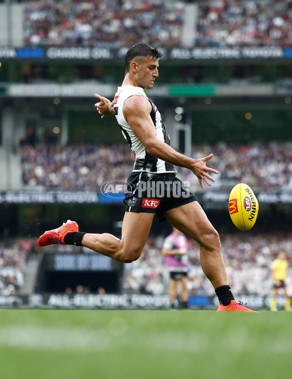 AFL 2025 Round 07 - Collingwood v Essendon - A-58943534