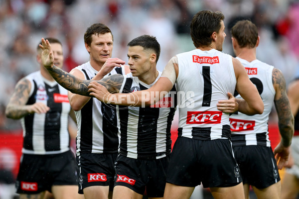 AFL 2025 Round 07 - Collingwood v Essendon - A-58943560