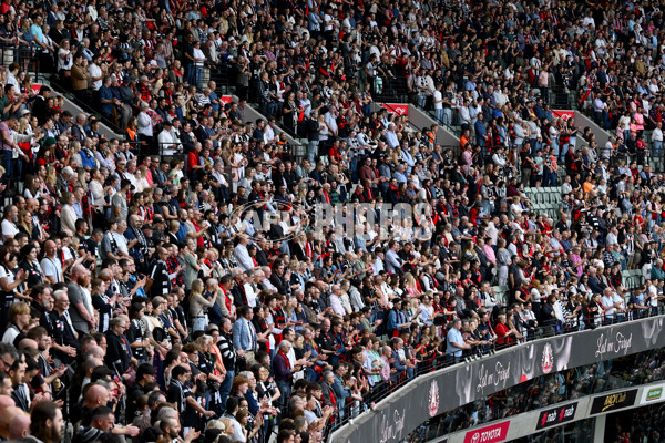 AFL 2025 Round 07 - Collingwood v Essendon - A-58943597