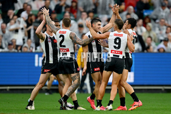AFL 2025 Round 07 - Collingwood v Essendon - A-58945622
