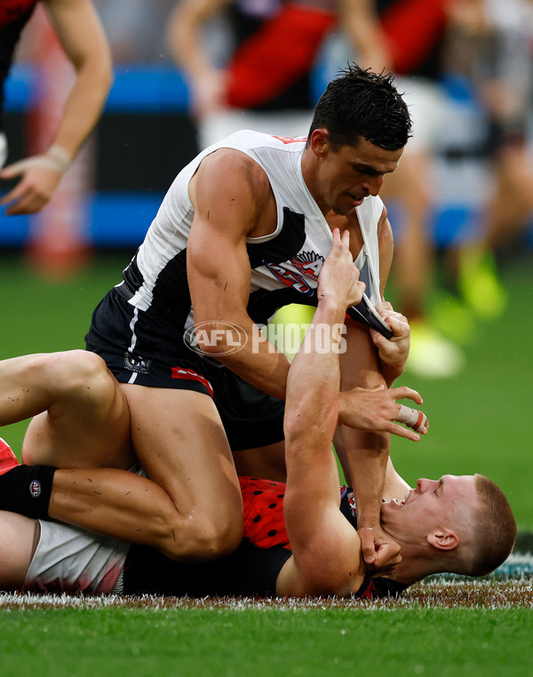 AFL 2025 Round 07 - Collingwood v Essendon - A-58945669