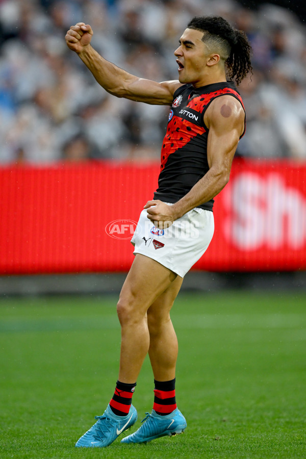 AFL 2025 Round 07 - Collingwood v Essendon - A-58945716
