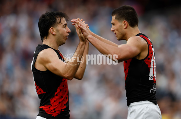 AFL 2025 Round 07 - Collingwood v Essendon - A-58945928