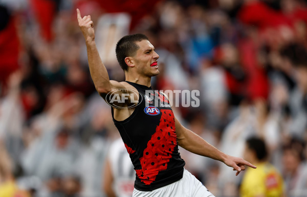 AFL 2025 Round 07 - Collingwood v Essendon - A-58945933