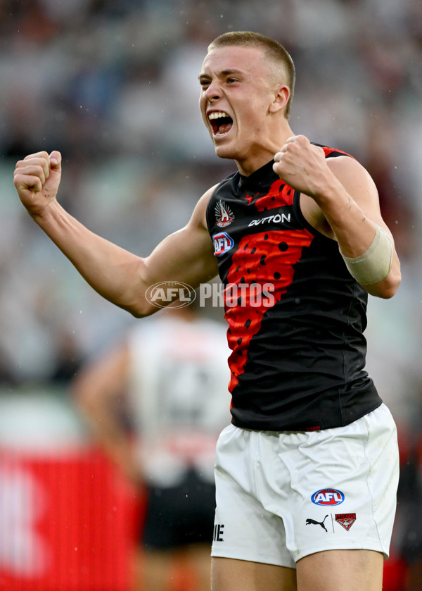 AFL 2025 Round 07 - Collingwood v Essendon - A-58946000