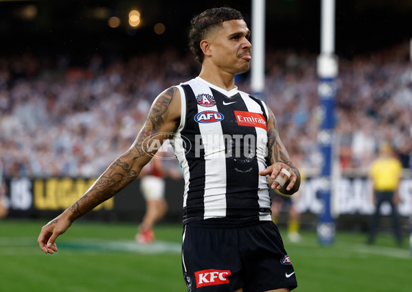 AFL 2025 Round 07 - Collingwood v Essendon - A-58946012