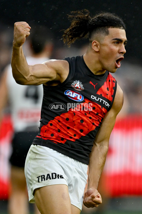 AFL 2025 Round 07 - Collingwood v Essendon - A-58946020