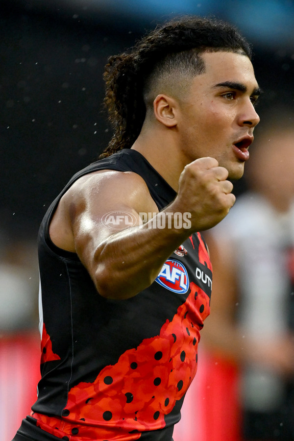 AFL 2025 Round 07 - Collingwood v Essendon - A-58946021