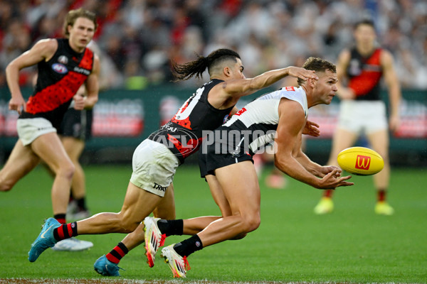 AFL 2025 Round 07 - Collingwood v Essendon - A-58948260