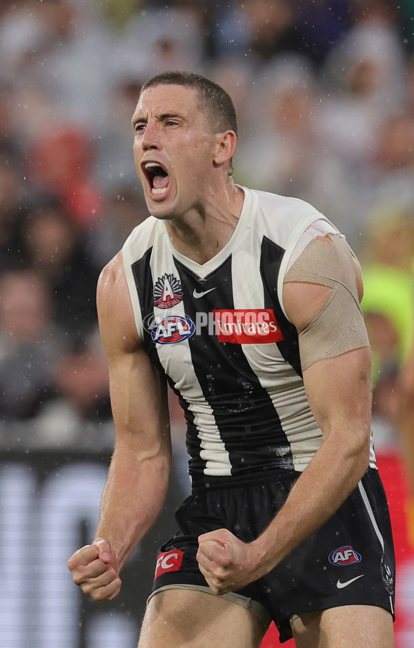 AFL 2025 Round 07 - Collingwood v Essendon - A-58948268