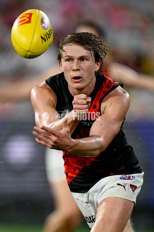 AFL 2025 Round 07 - Collingwood v Essendon - A-58948280