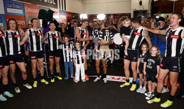 AFL 2025 Round 07 - Collingwood v Essendon - A-58948321