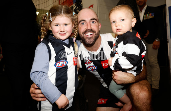 AFL 2025 Round 07 - Collingwood v Essendon - A-58948322