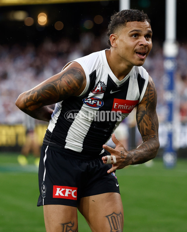 AFL 2025 Round 07 - Collingwood v Essendon - A-58948550
