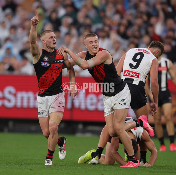 AFL 2025 Round 07 - Collingwood v Essendon - A-58948564