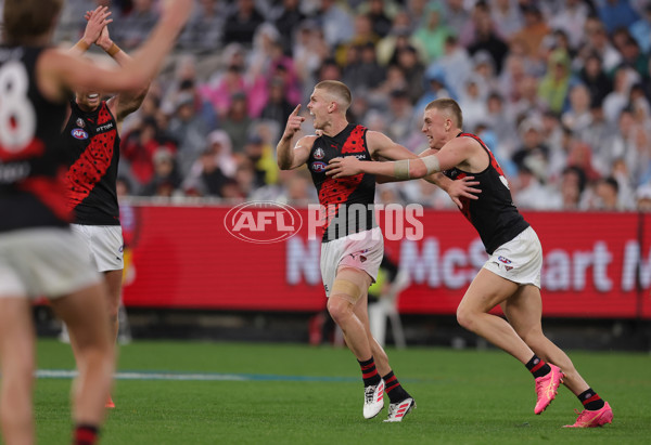 AFL 2025 Round 07 - Collingwood v Essendon - A-58948566