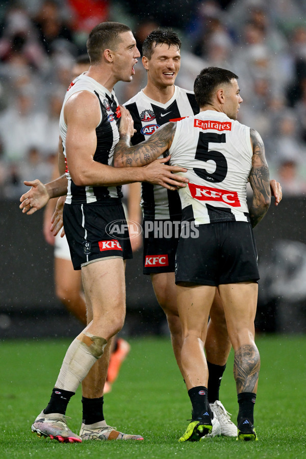 AFL 2025 Round 07 - Collingwood v Essendon - A-58948572