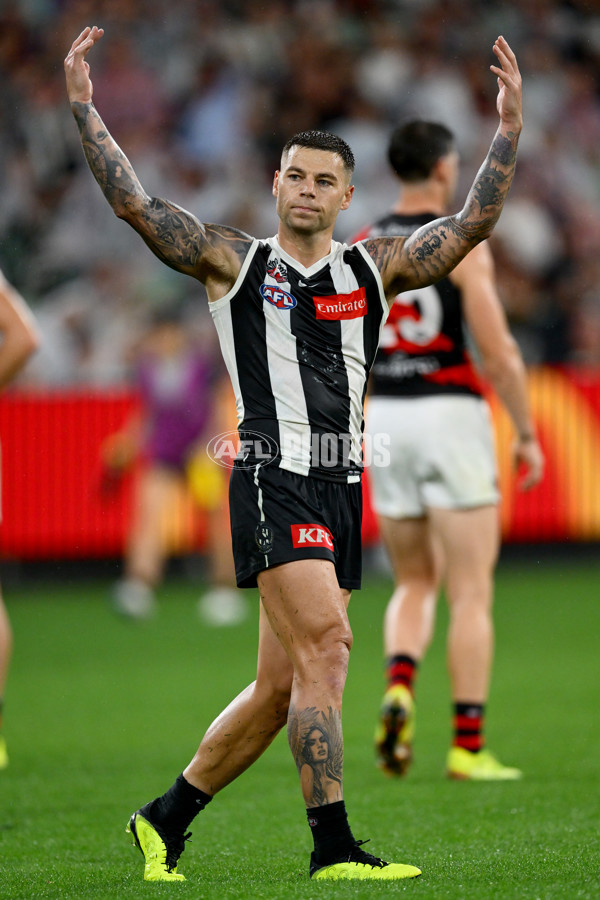 AFL 2025 Round 07 - Collingwood v Essendon - A-58948599