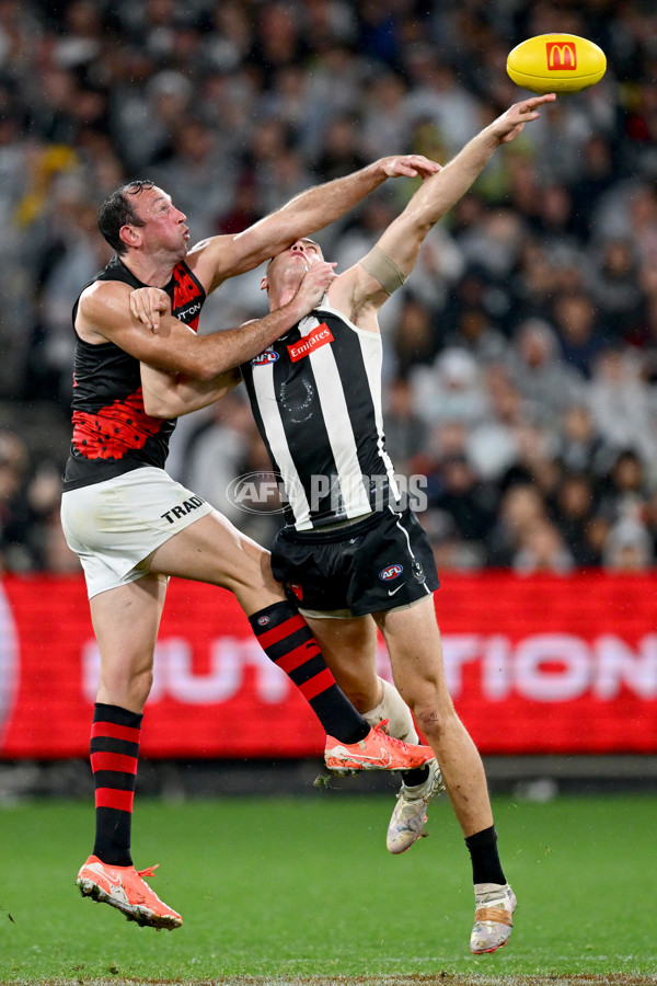 AFL 2025 Round 07 - Collingwood v Essendon - A-58948602