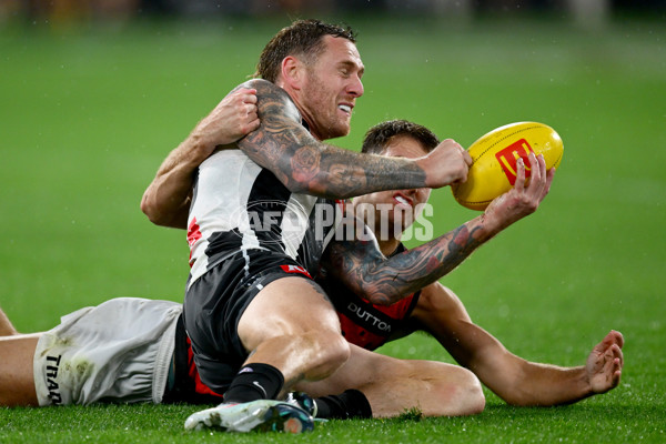 AFL 2025 Round 07 - Collingwood v Essendon - A-58948606