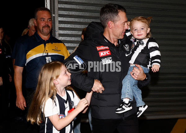 AFL 2025 Round 07 - Collingwood v Essendon - A-58948624