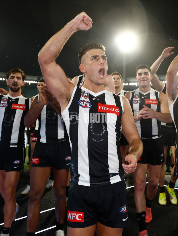 AFL 2025 Round 07 - Collingwood v Essendon - A-58948625