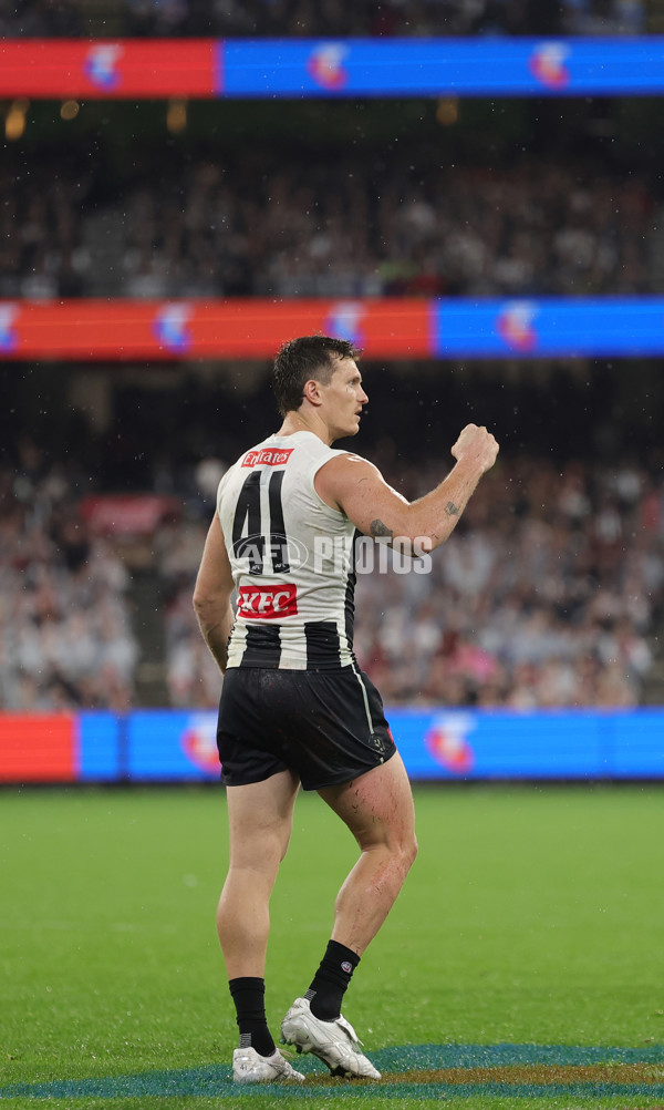 AFL 2025 Round 07 - Collingwood v Essendon - A-58950976