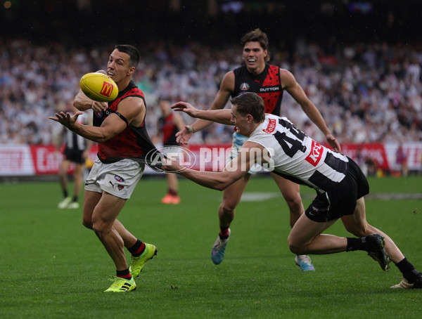 AFL 2025 Round 07 - Collingwood v Essendon - A-58950983