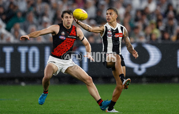 AFL 2025 Round 07 - Collingwood v Essendon - A-58951242