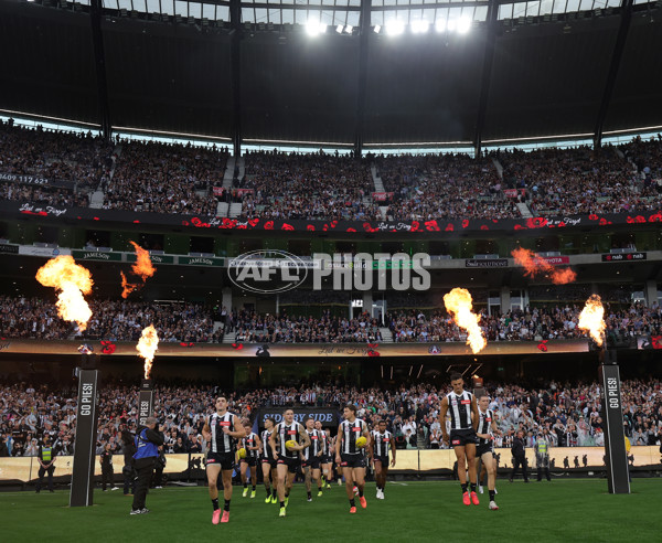 AFL 2025 Round 07 - Collingwood v Essendon - A-58951273