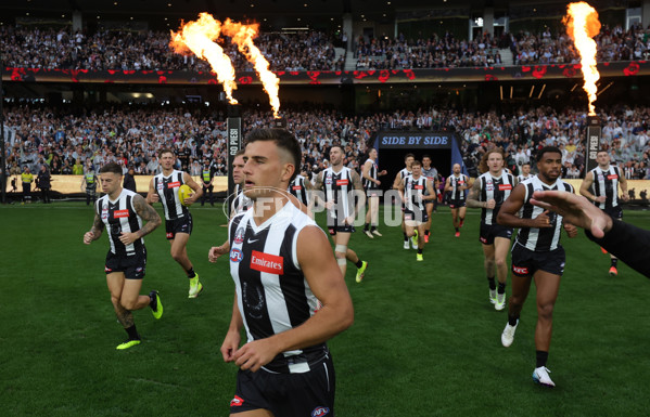 AFL 2025 Round 07 - Collingwood v Essendon - A-58951275