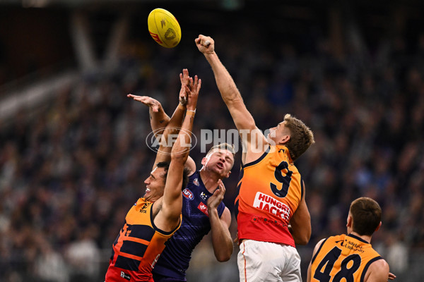 AFL 2025 Round 07 - Fremantle v Adelaide - A-58955737