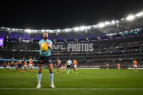 AFL 2025 Round 07 - Fremantle v Adelaide - A-58956033