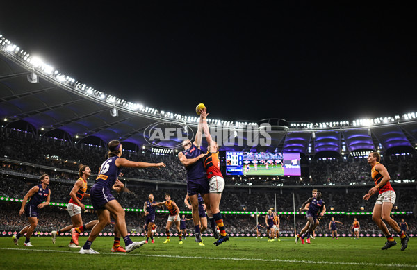 AFL 2025 Round 07 - Fremantle v Adelaide - A-58956038