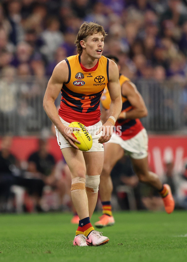 AFL 2025 Round 07 - Fremantle v Adelaide - A-58956084