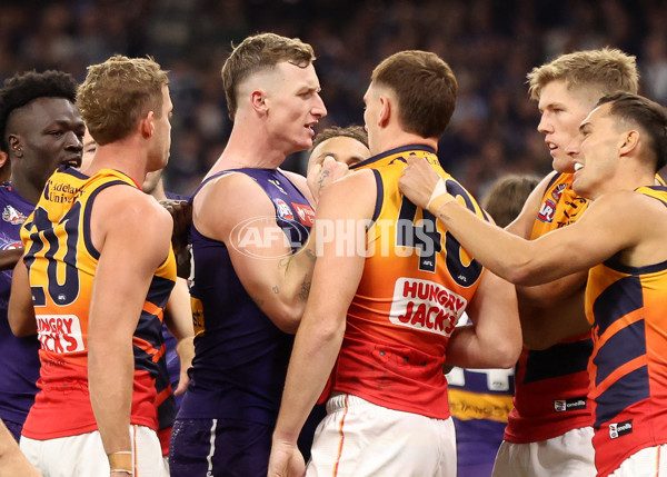 AFL 2025 Round 07 - Fremantle v Adelaide - A-58958554