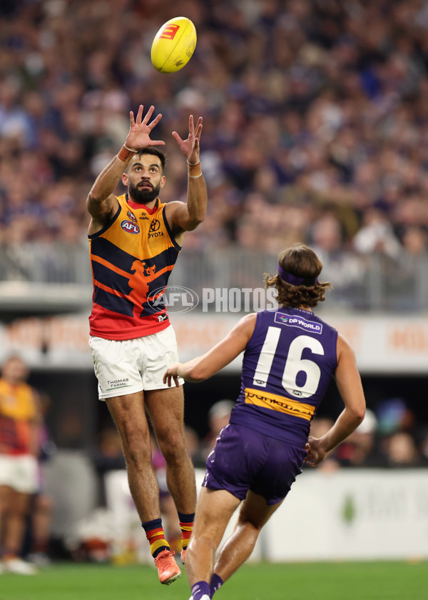 AFL 2025 Round 07 - Fremantle v Adelaide - A-58960604