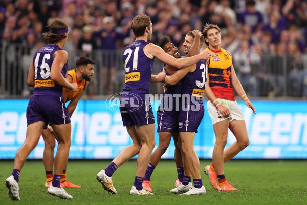 AFL 2025 Round 07 - Fremantle v Adelaide - A-58960634