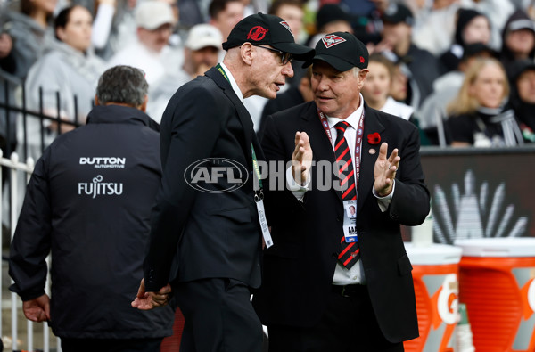 AFL 2025 Round 07 - Collingwood v Essendon - A-58960663