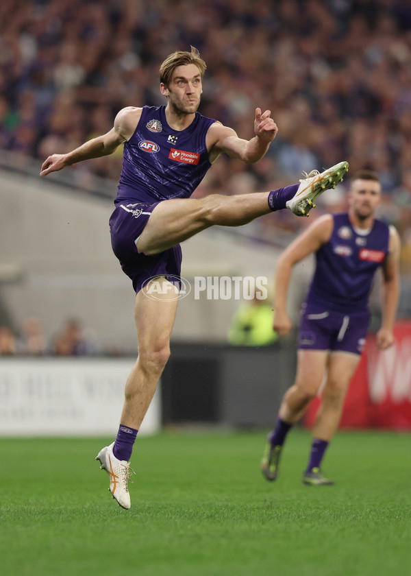 AFL 2025 Round 07 - Fremantle v Adelaide - A-58961285