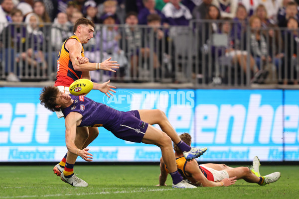 AFL 2025 Round 07 - Fremantle v Adelaide - A-58961323