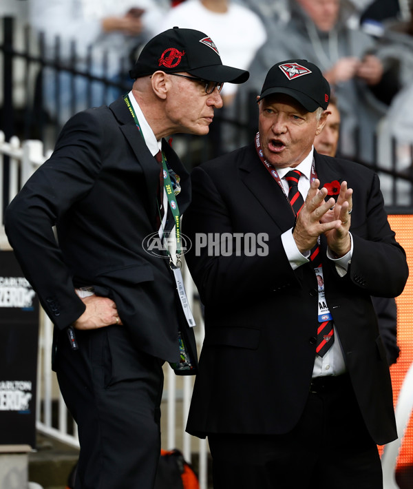 AFL 2025 Round 07 - Collingwood v Essendon - A-58961350