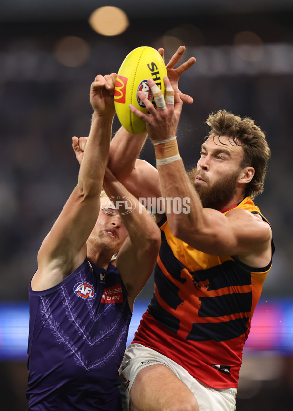 AFL 2025 Round 07 - Fremantle v Adelaide - A-58961371