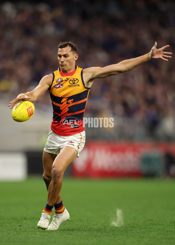 AFL 2025 Round 07 - Fremantle v Adelaide - A-58963203