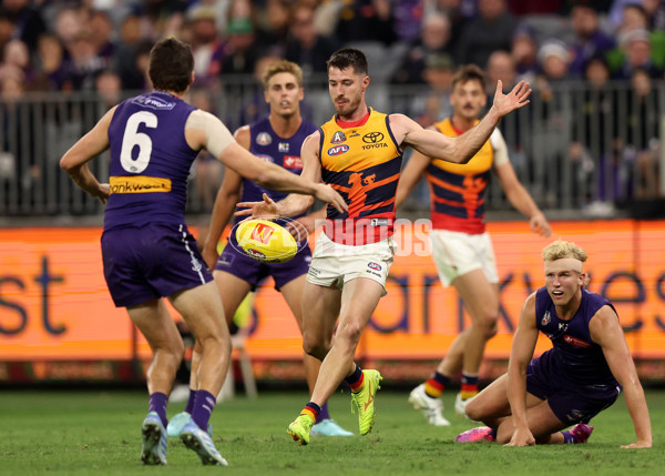 AFL 2025 Round 07 - Fremantle v Adelaide - A-58963217