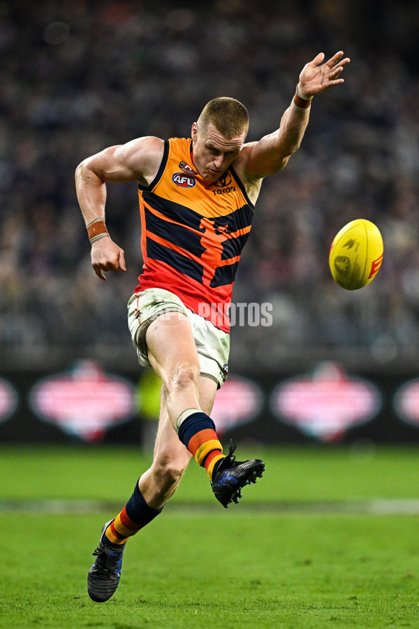 AFL 2025 Round 07 - Fremantle v Adelaide - A-58963235