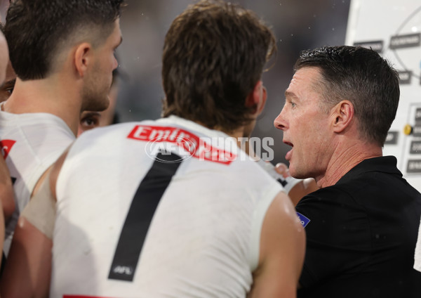 AFL 2025 Round 07 - Collingwood v Essendon - A-58966285