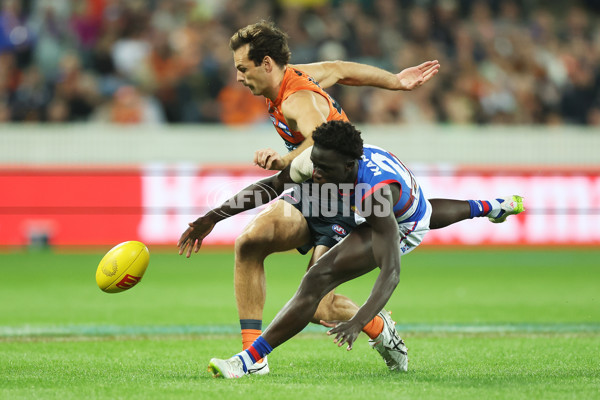 AFL 2025 Round 07 - GWS v Western Bulldogs - A-58990936
