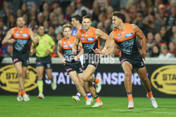 AFL 2025 Round 07 - GWS v Western Bulldogs - A-58990964